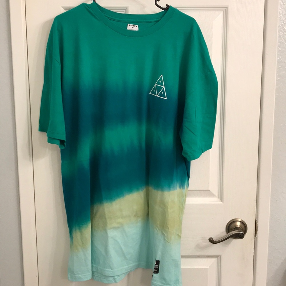 Men’s HUF brand shirt